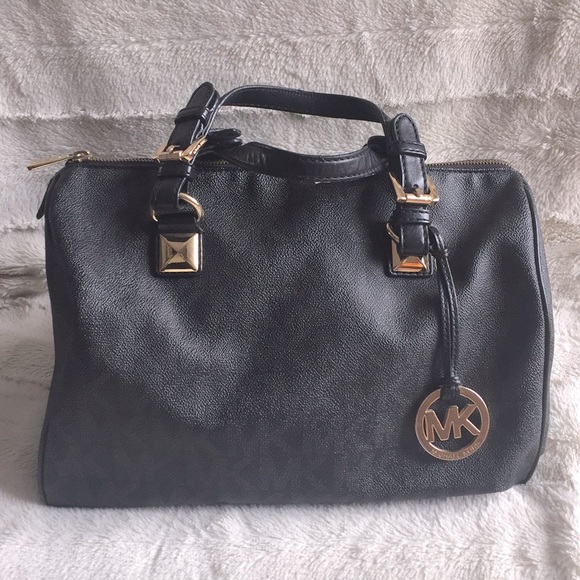 Michael Kors Handbags - Michael Kors Large Grayson Satchel